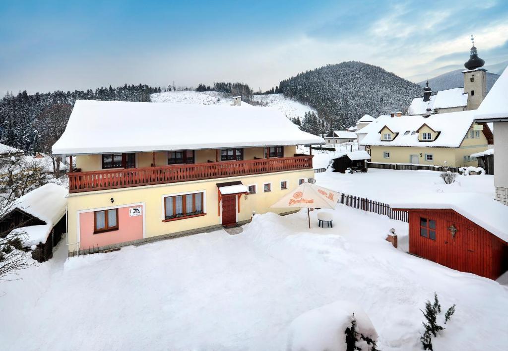 Penzion Maco Hotel Liptovsky Jan Exterior photo